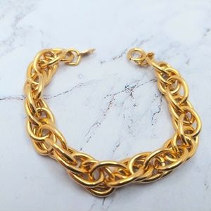 7 Inch Vintage Trifari Twisted Oval Link Gold Tone Bracelet